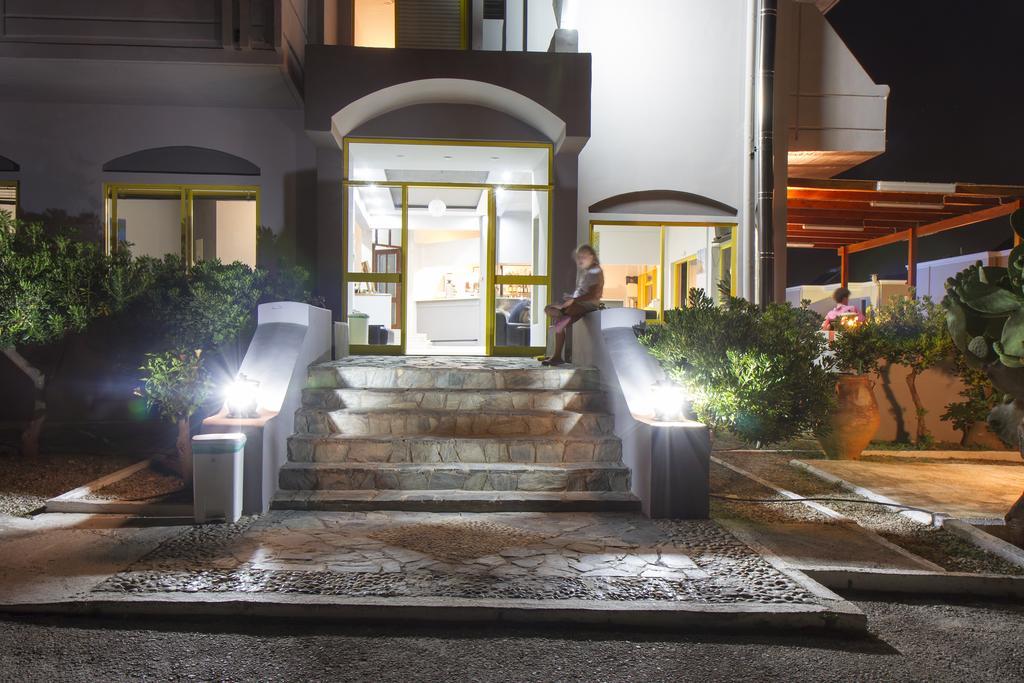 Nereides Hotel คอลิมวาริออน ภายนอก รูปภาพ